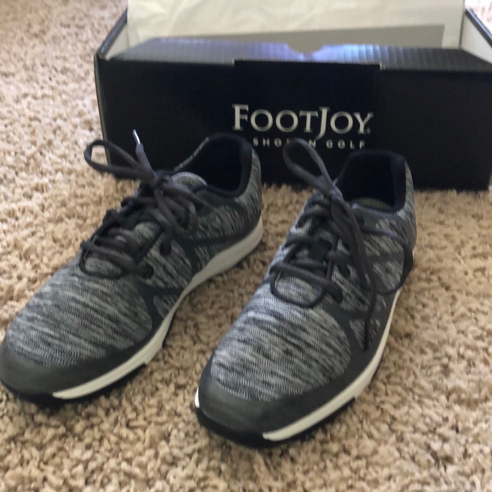 Women’s golf cleats